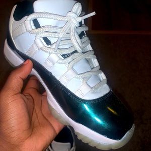 Jordan 11s Emarld Low Top